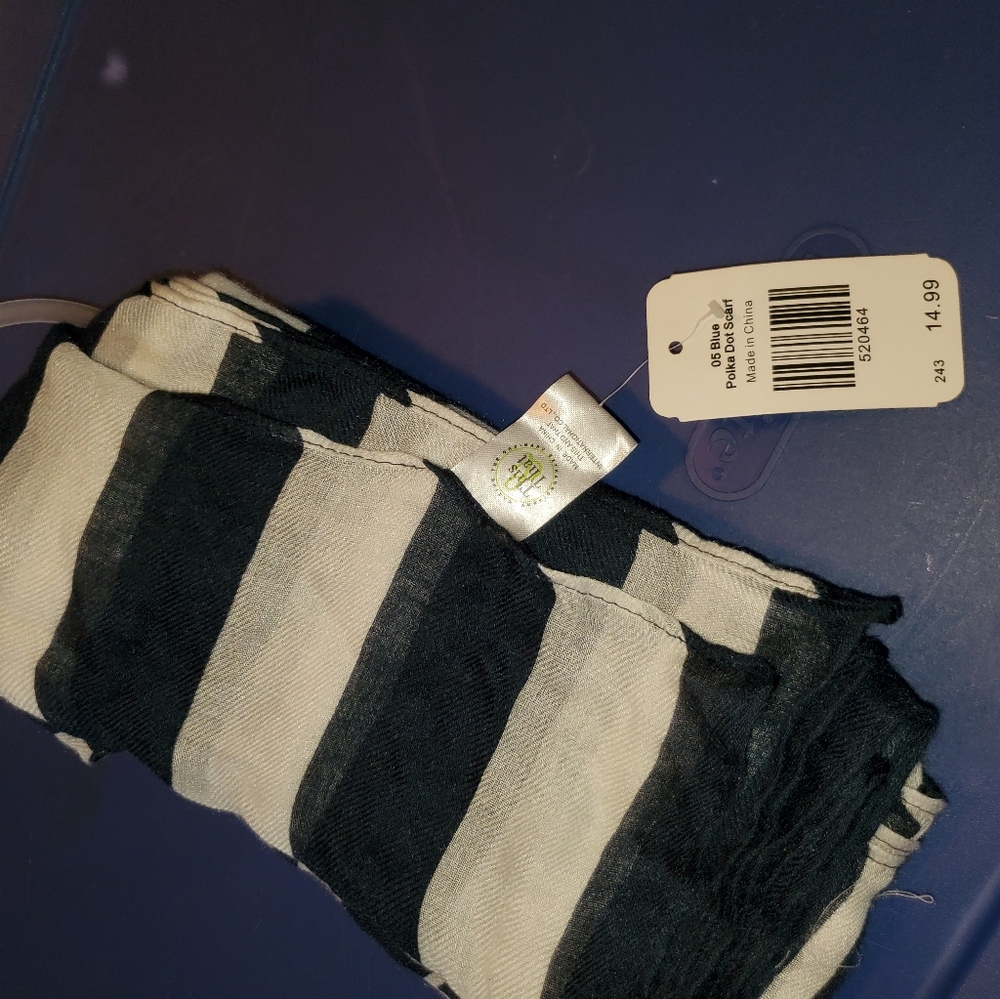 Scarf - Picture 3 of 3